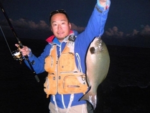 魚を釣り上げた様子